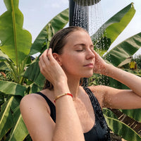 Thumbnail for Bracelet fil rouge — photo portée sous la douche, waterproof, or | SKU: lamour-g
