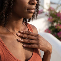 Thumbnail for Collier fin femme — photo portée, geste du quotidien, or rose | SKU: 12791388-rose-gold