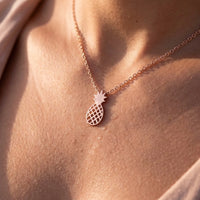 Thumbnail for Pendentif ananas — gros plan sur les détails, or rose | SKU: 8050907-rose-gold