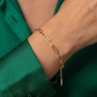 Thumbnail for Bracelet chaîne femme — gros plan sur les détails, or | SKU: l-original