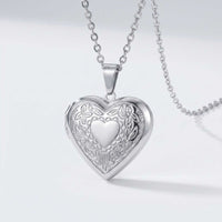 Thumbnail for Collier Médaillon Photo Coeur Floral
