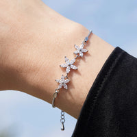 Thumbnail for Bracelet fleurs — gros plan sur les détails, argent | SKU: 422177-white-gold-XS-S