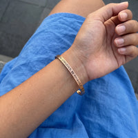 Thumbnail for Bracelet gravé — photo portée, taille réelle, or rose | SKU: bgby-rg