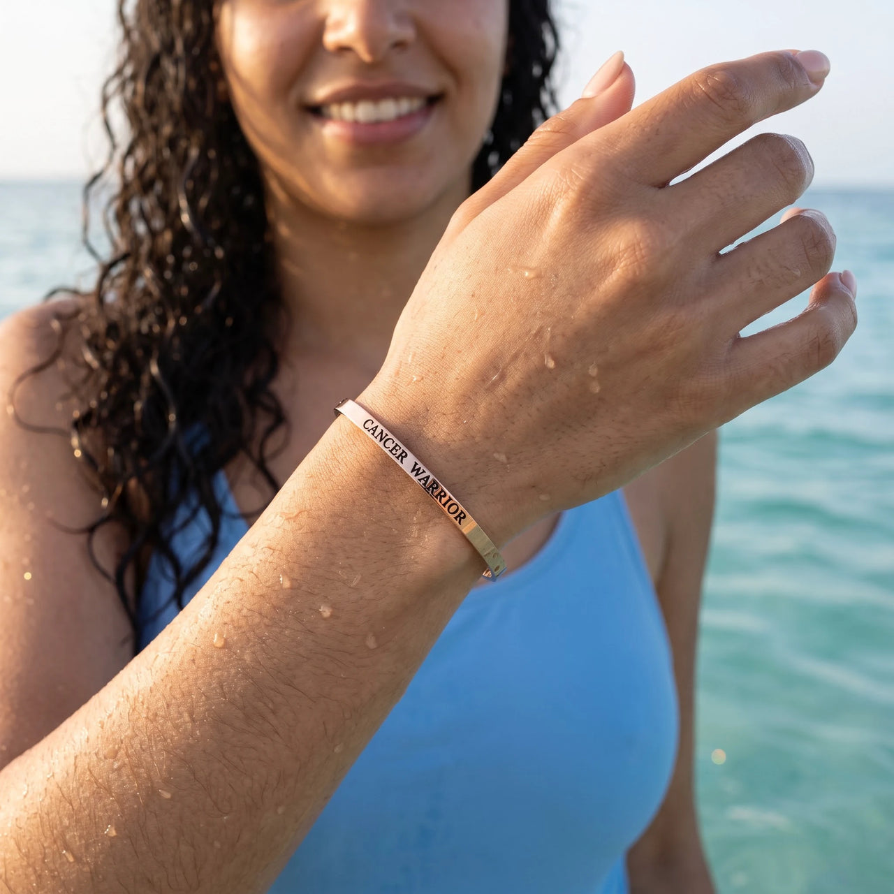 Bracelet octobre rose — photo portée dans l'eau, waterproof, or rose | SKU: 7220397-rose-gold-plated