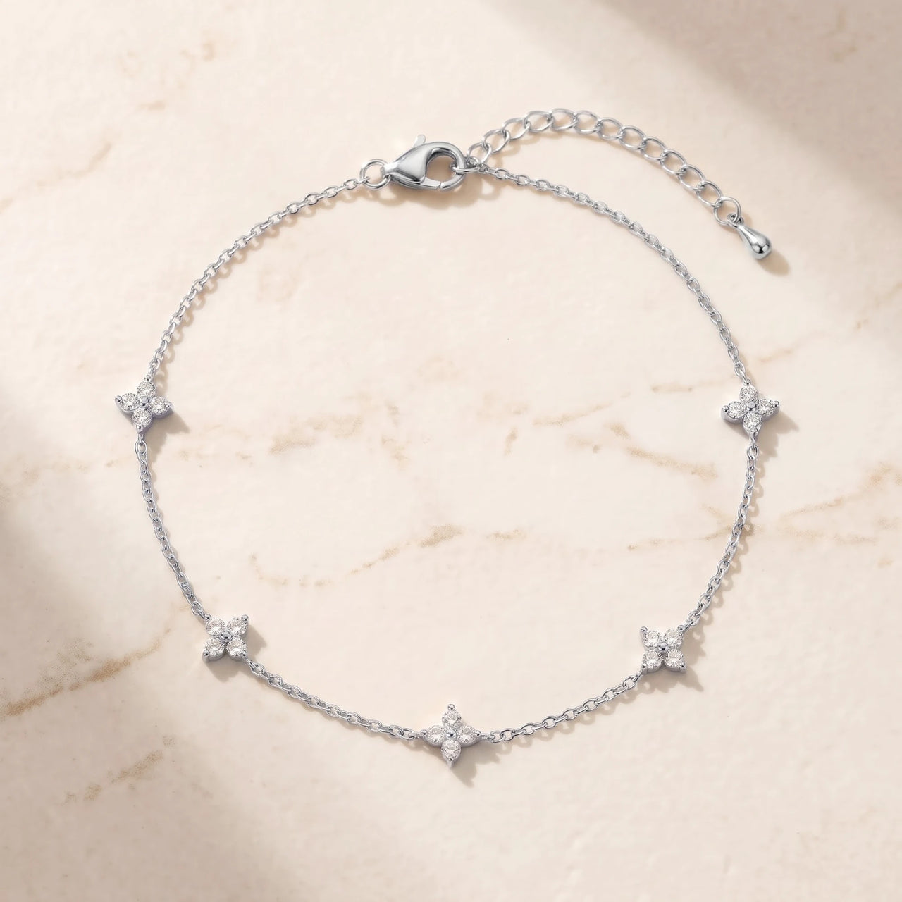 Clover Charm Anklet in Silver