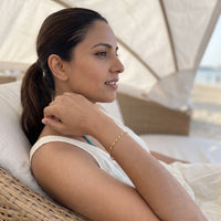 Thumbnail for Bracelet doré femme — photo portée un jour de détente, or | SKU: lafinesse