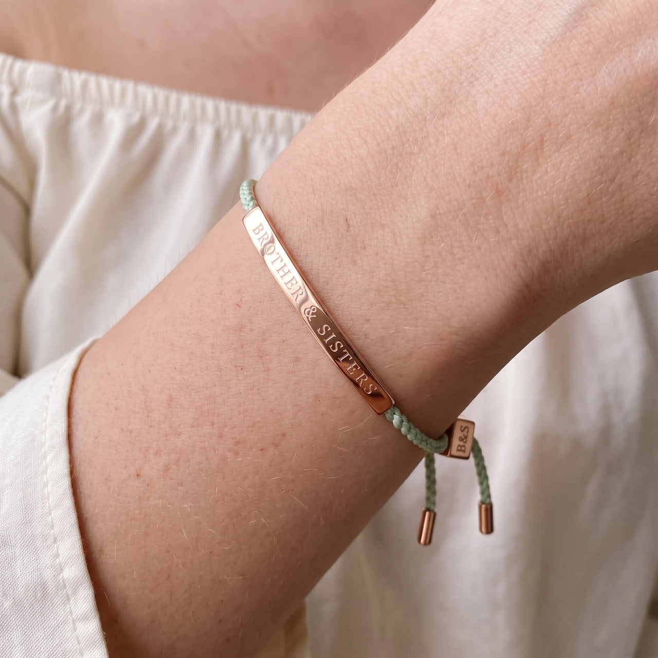 Bracelet cordon — gros plan sur les détails, or rose | SKU: lanature-rg