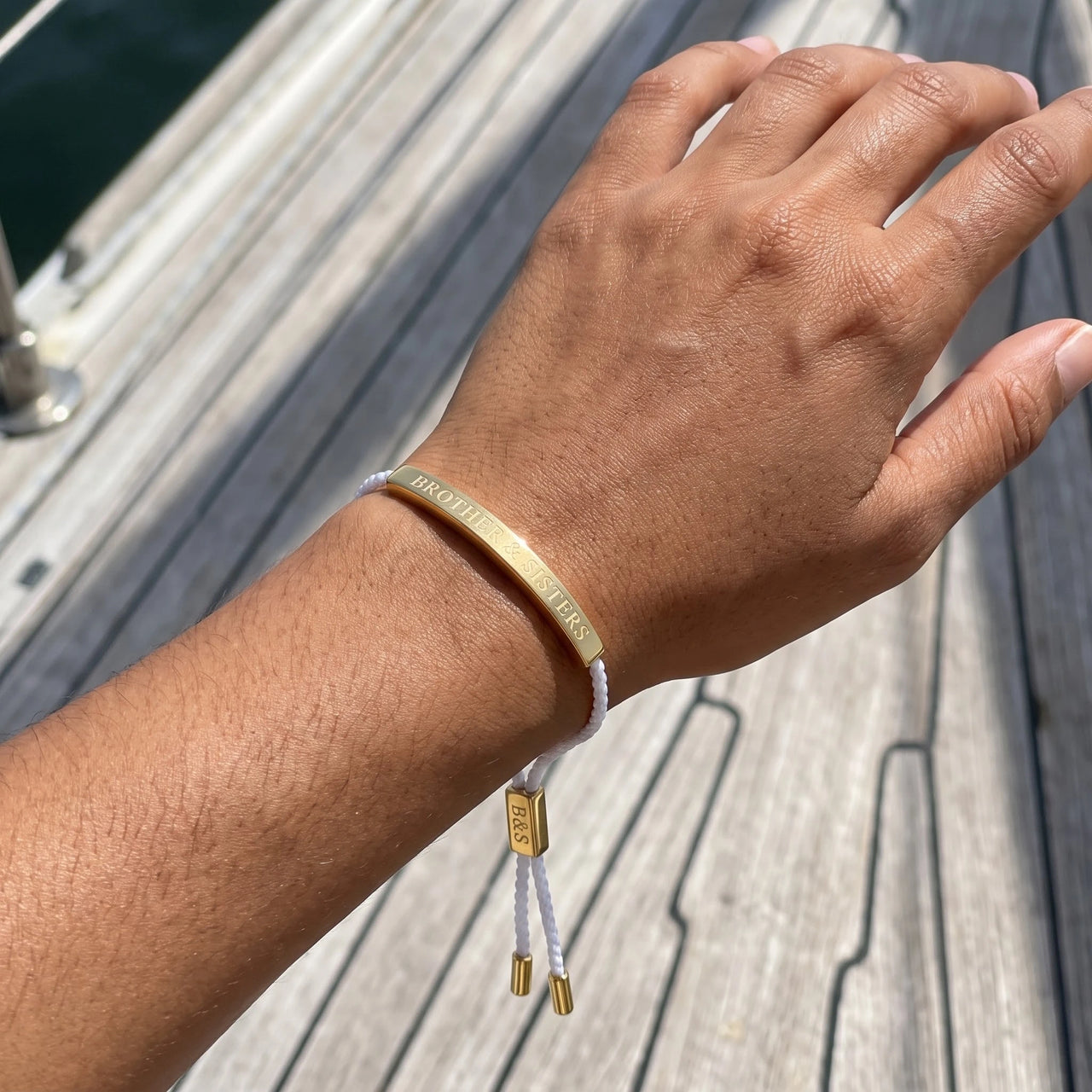 Bracelet tressé — photo portée, taille réelle, or | SKU: laperle-g