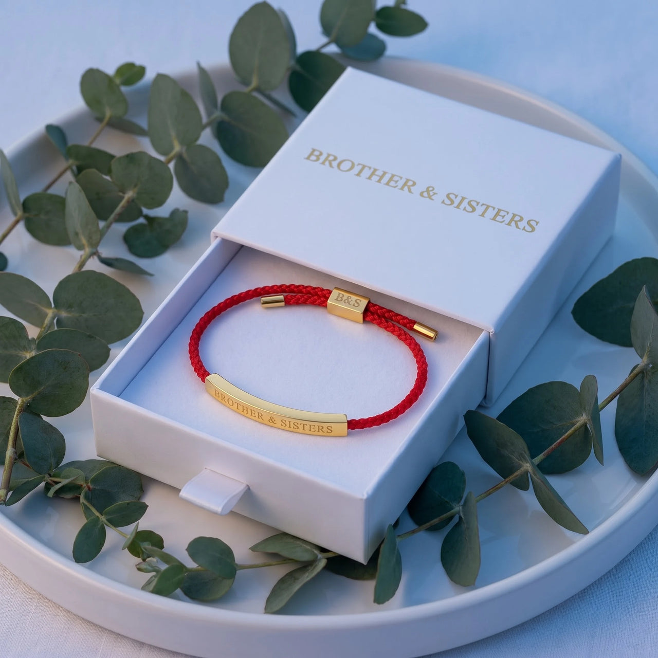 Red bracelet — in the gift box, gold | SKU: lamour-g