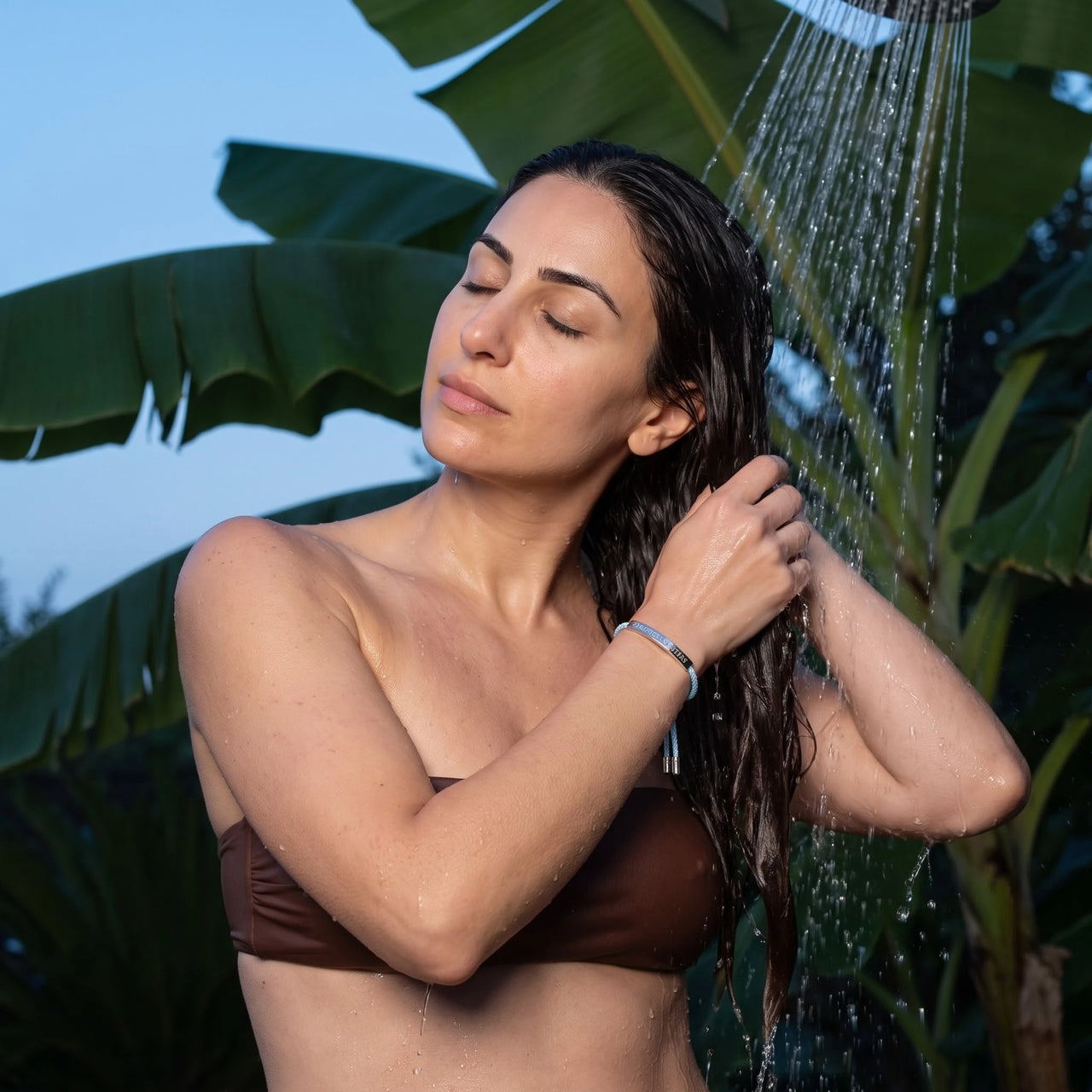 Bracelet amitié — photo portée sous la douche, waterproof, argent | SKU: leciel-wg