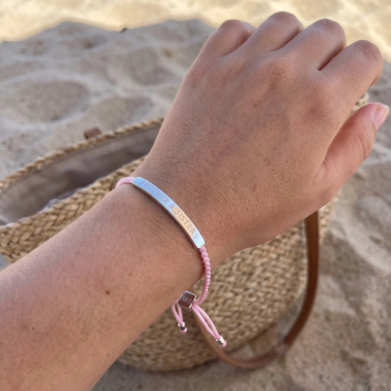 Bracelet rose — photo portée, taille réelle, argent | SKU: lecorail-wg