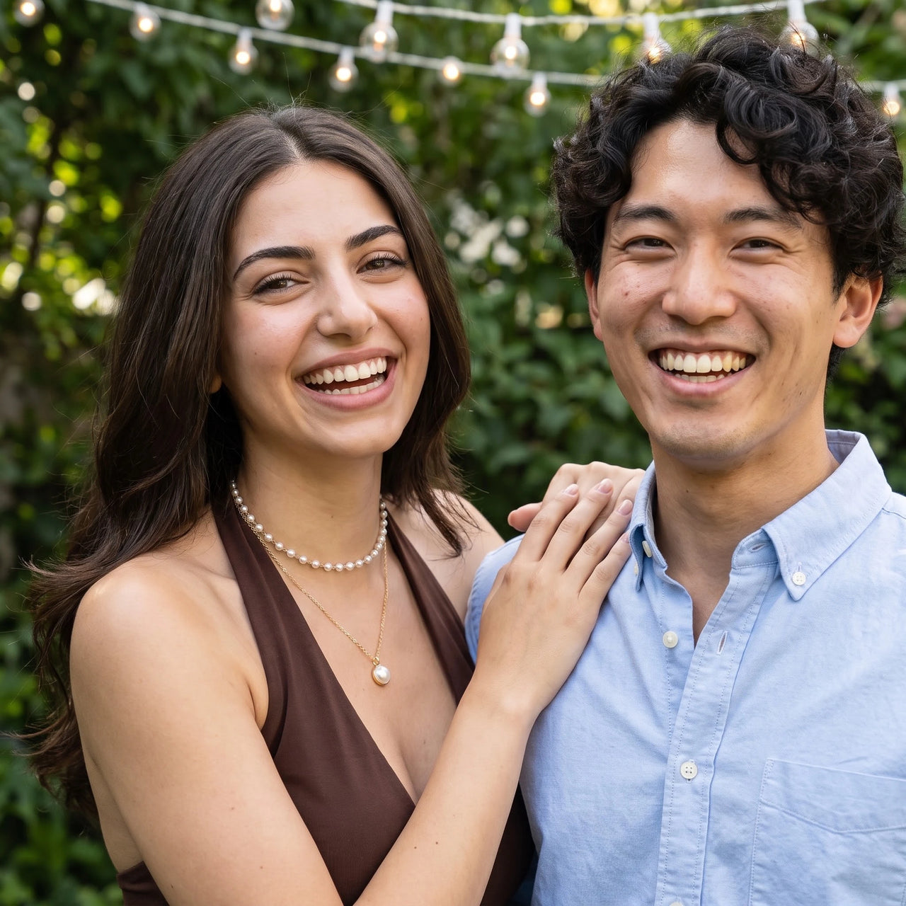 Pearl necklace — worn by a couple, gold | SKU: lepure