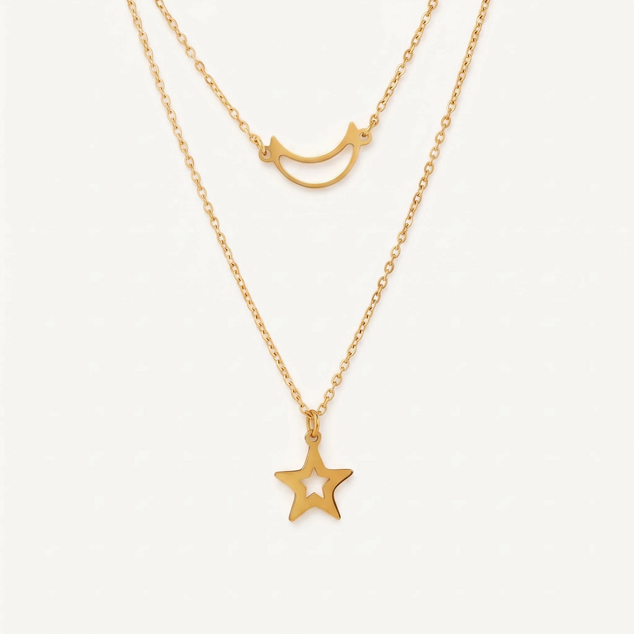 Collier lune et étoile — photo produit sur fond blanc, or | SKU: letoile-g