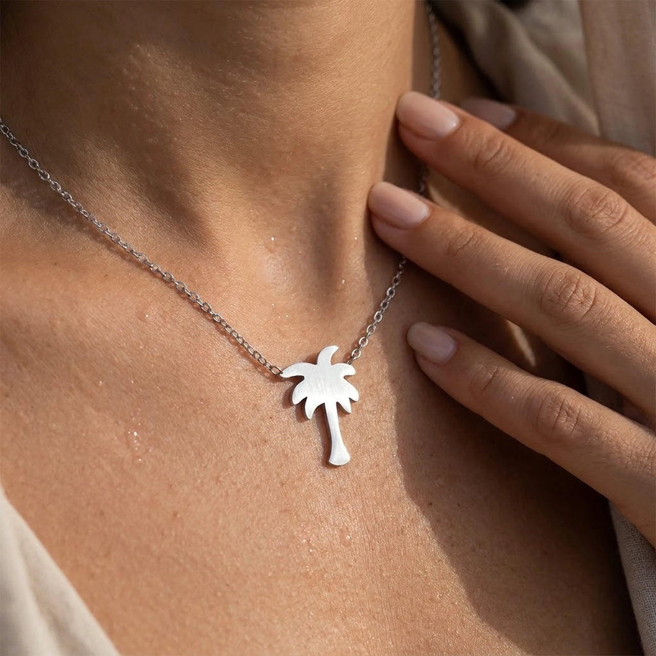 Bijoux acier inoxydable — gros plan sur les détails, argent | SKU: 8732822-silver-plated