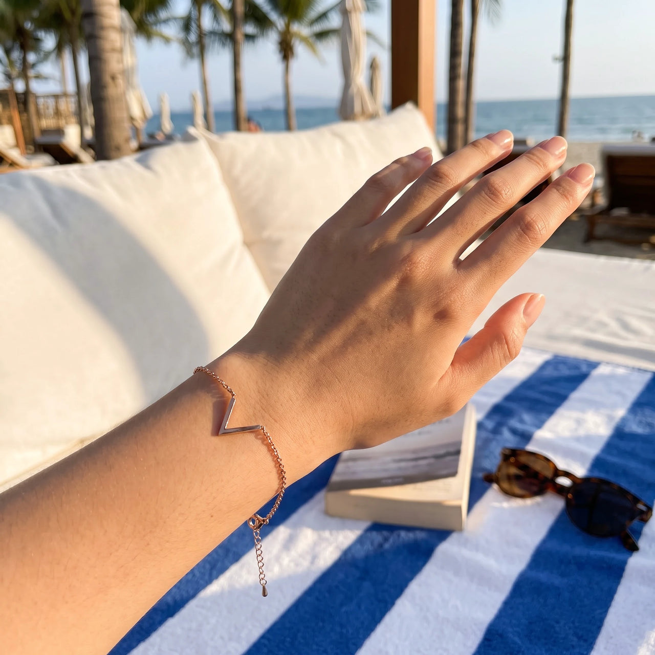 Bracelet acier inoxydable femme — photo portée, taille réelle, or rose | SKU: 9443177-rose-gold