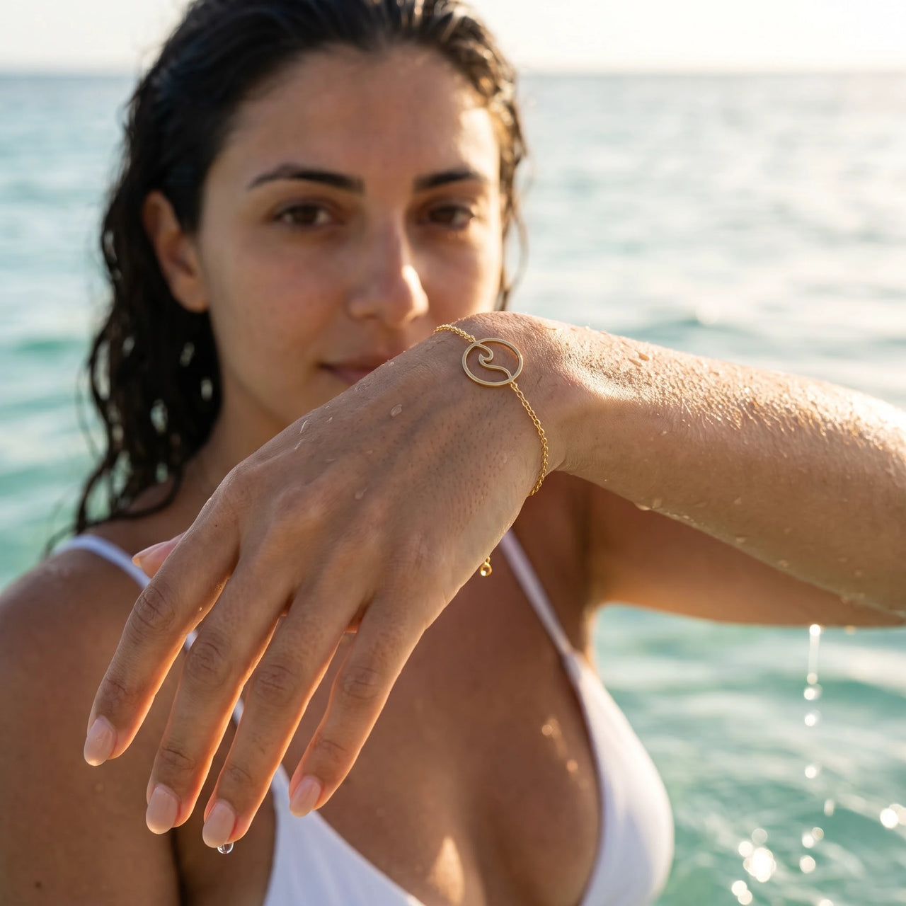 Bracelet vague — photo portée dans l'eau, waterproof, or | SKU: 17429078-gold