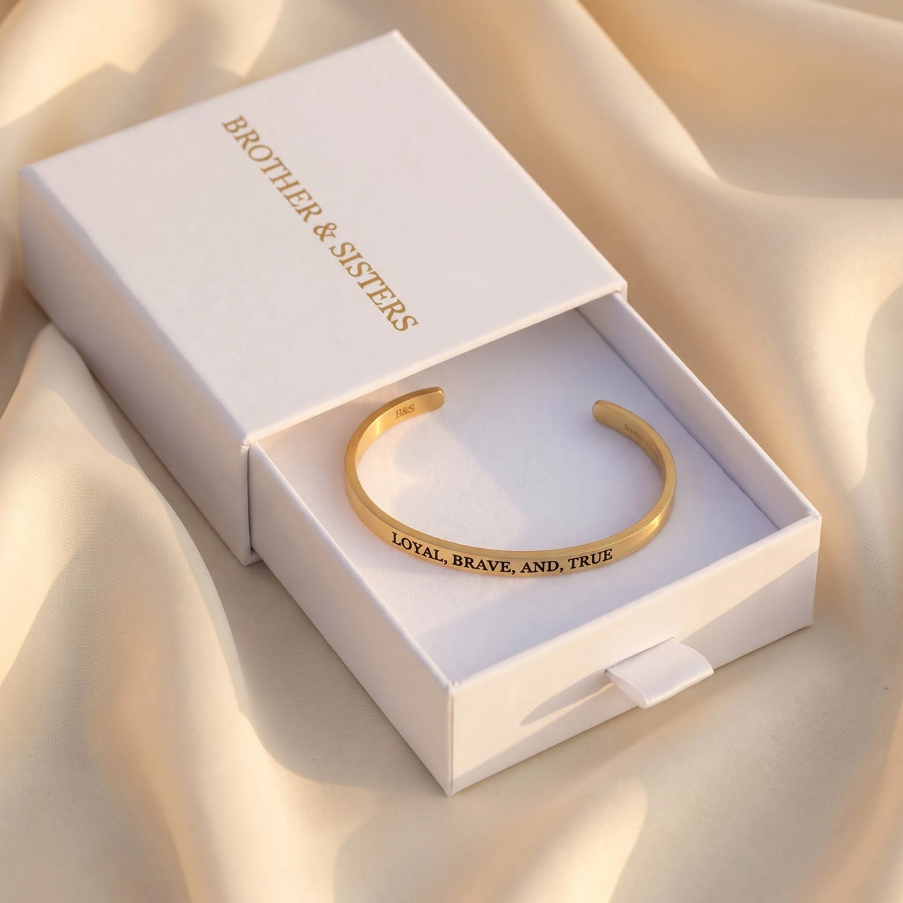 Bracelet gravé — dans l'écrin cadeau, or | SKU: lbat-rg