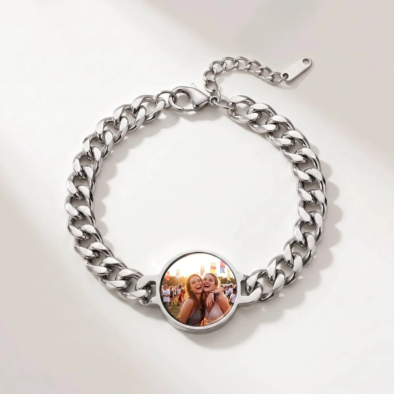 Secret Round Photo Bracelet in silver, round charm on a curb chain with the hidden photo revealed by warmth | SKU: TPH-RNDB-SILVER