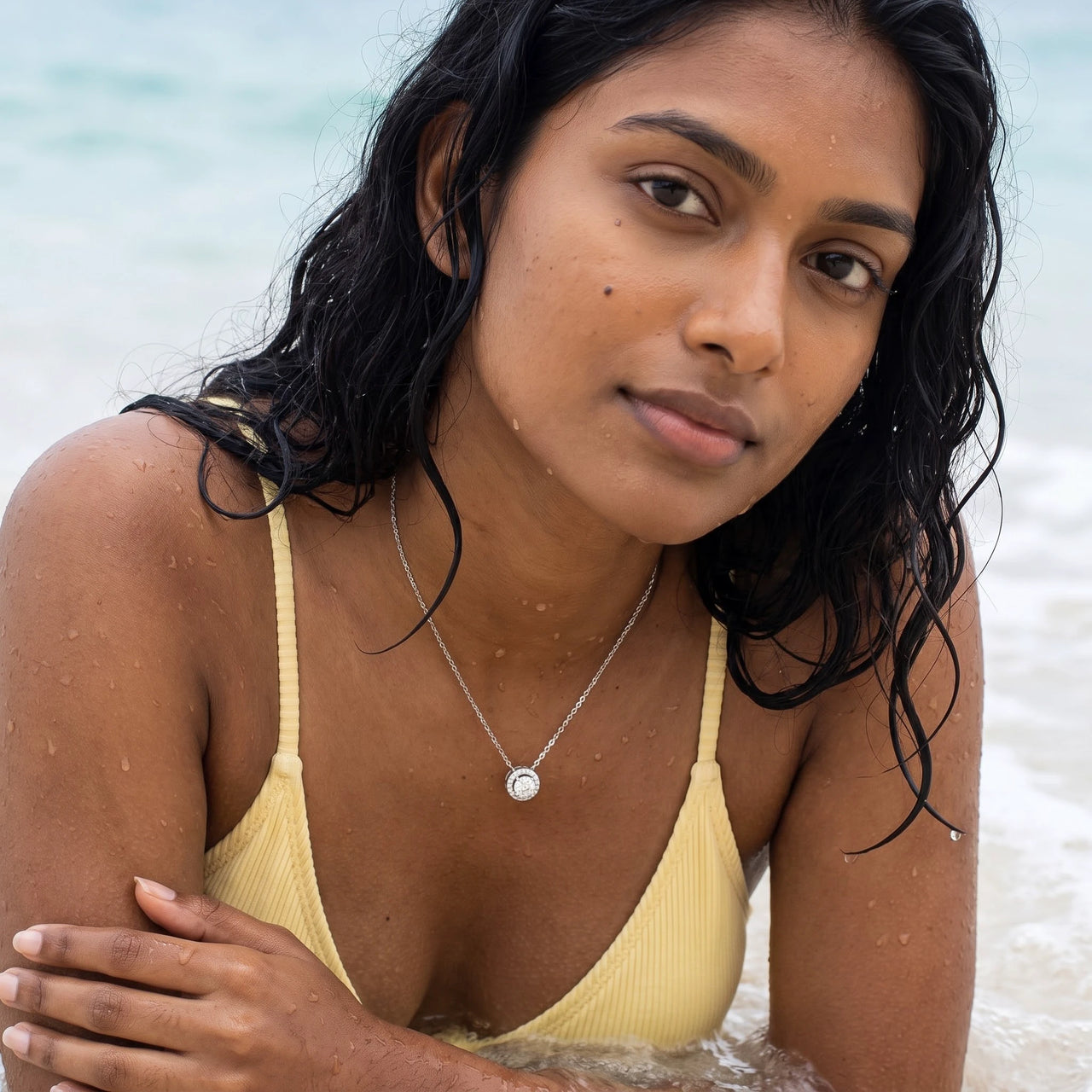 Collier rond — photo portée dans l'eau, waterproof, argent | SKU: 33136351