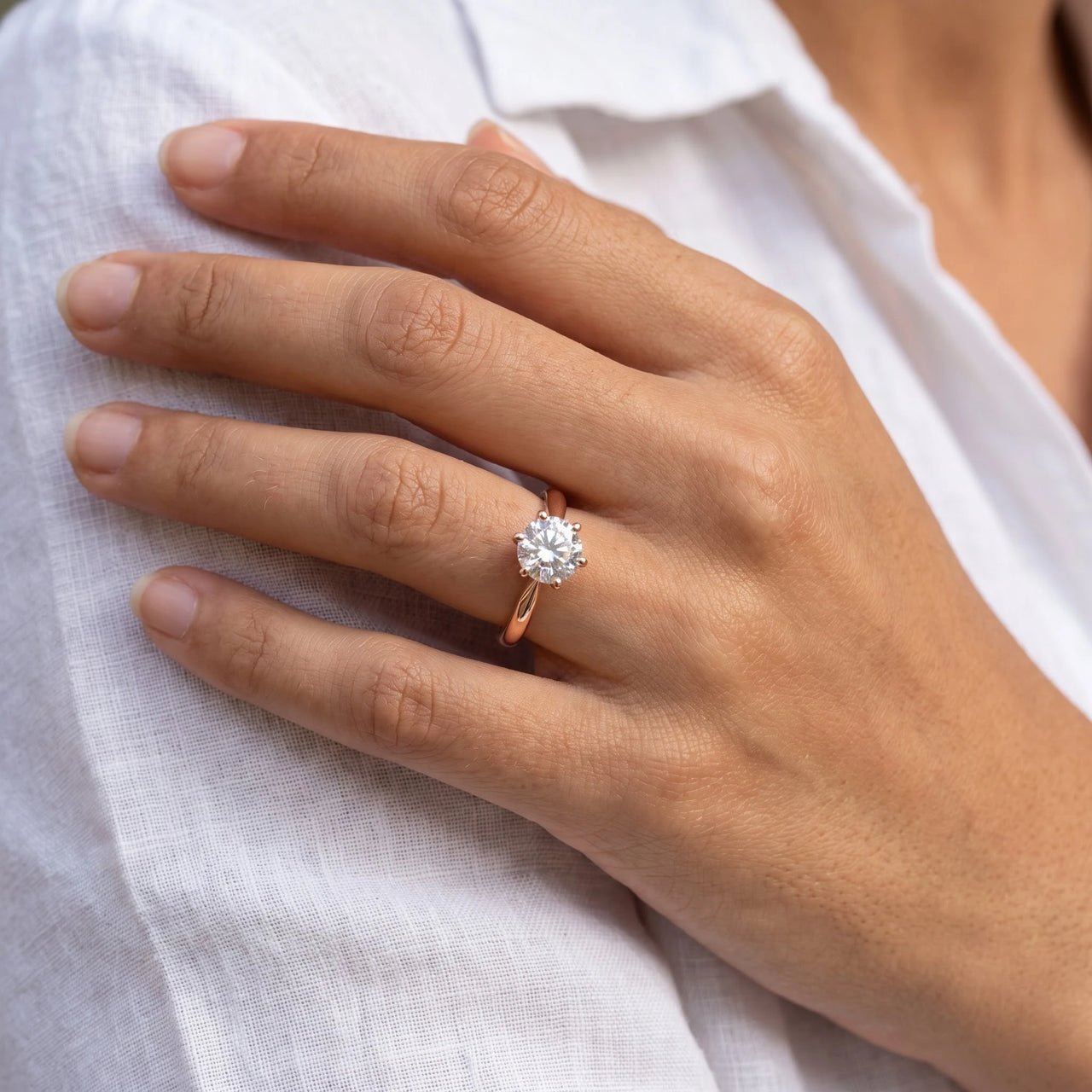 Bague de fiançailles — gros plan sur les détails, or rose | SKU: 33759698-4.5-rose-gold