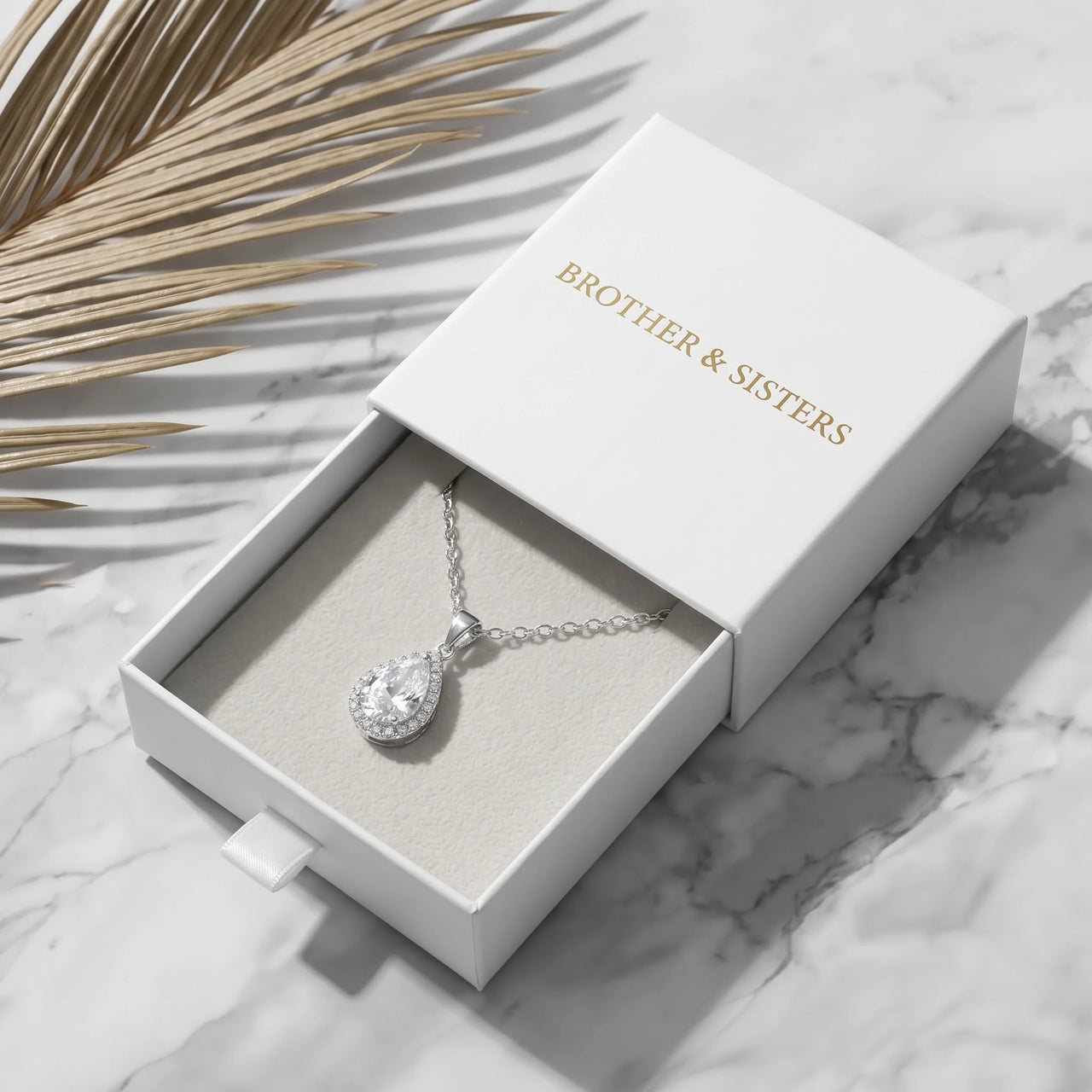 Collier goutte d'eau — dans l'écrin cadeau, argent | SKU: 505415-white