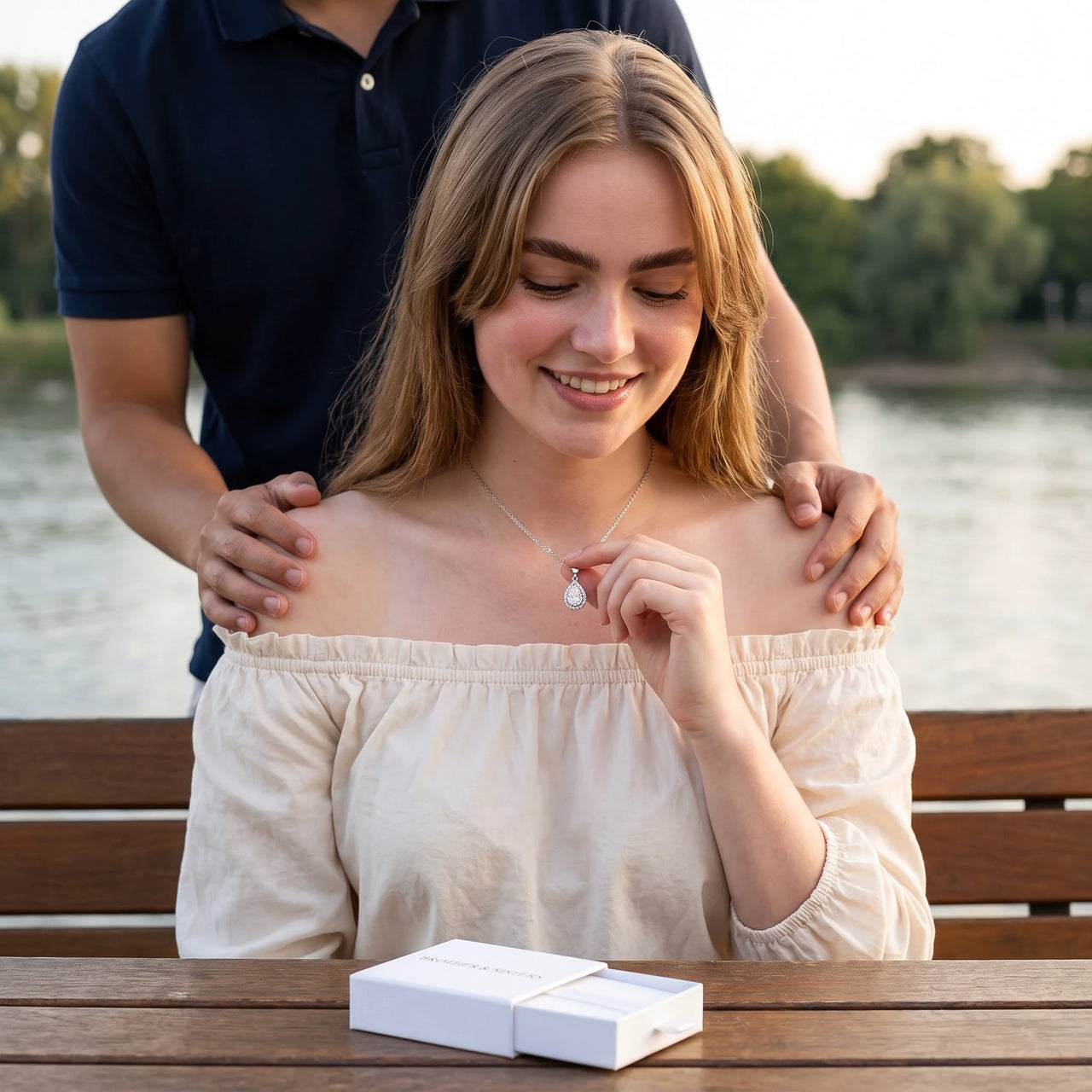 Collier goutte d'eau — photo en couple, argent | SKU: 505415-white