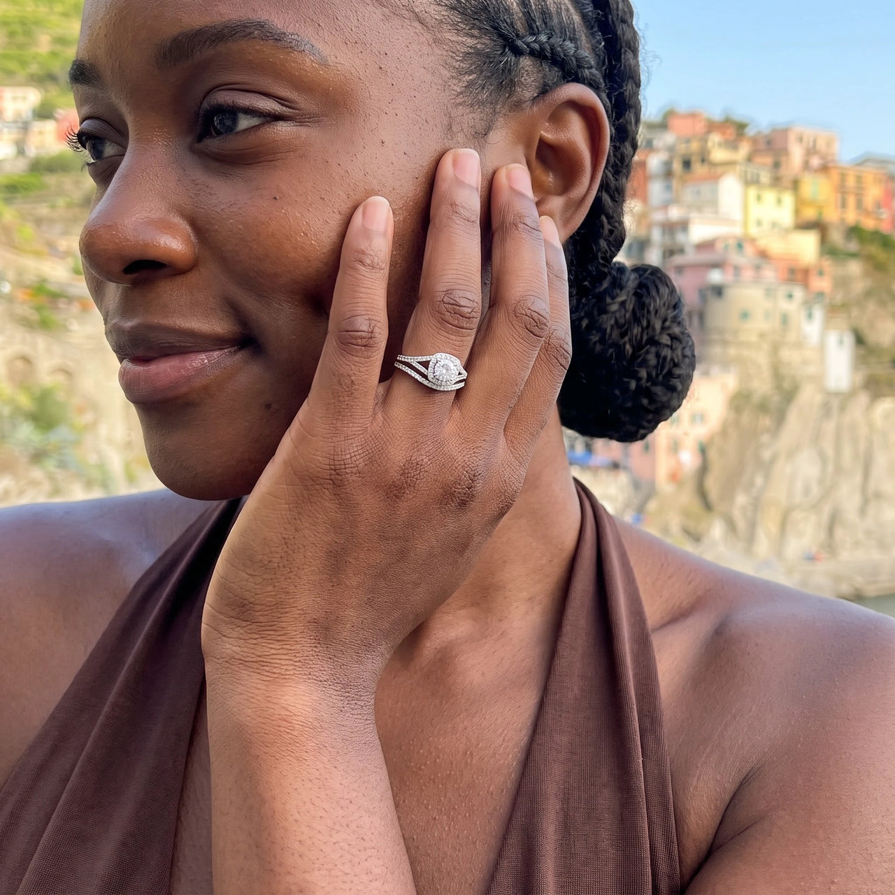 Alliance et bague de fiançailles — photo portée en escapade, argent | SKU: 497080-4.5-silver