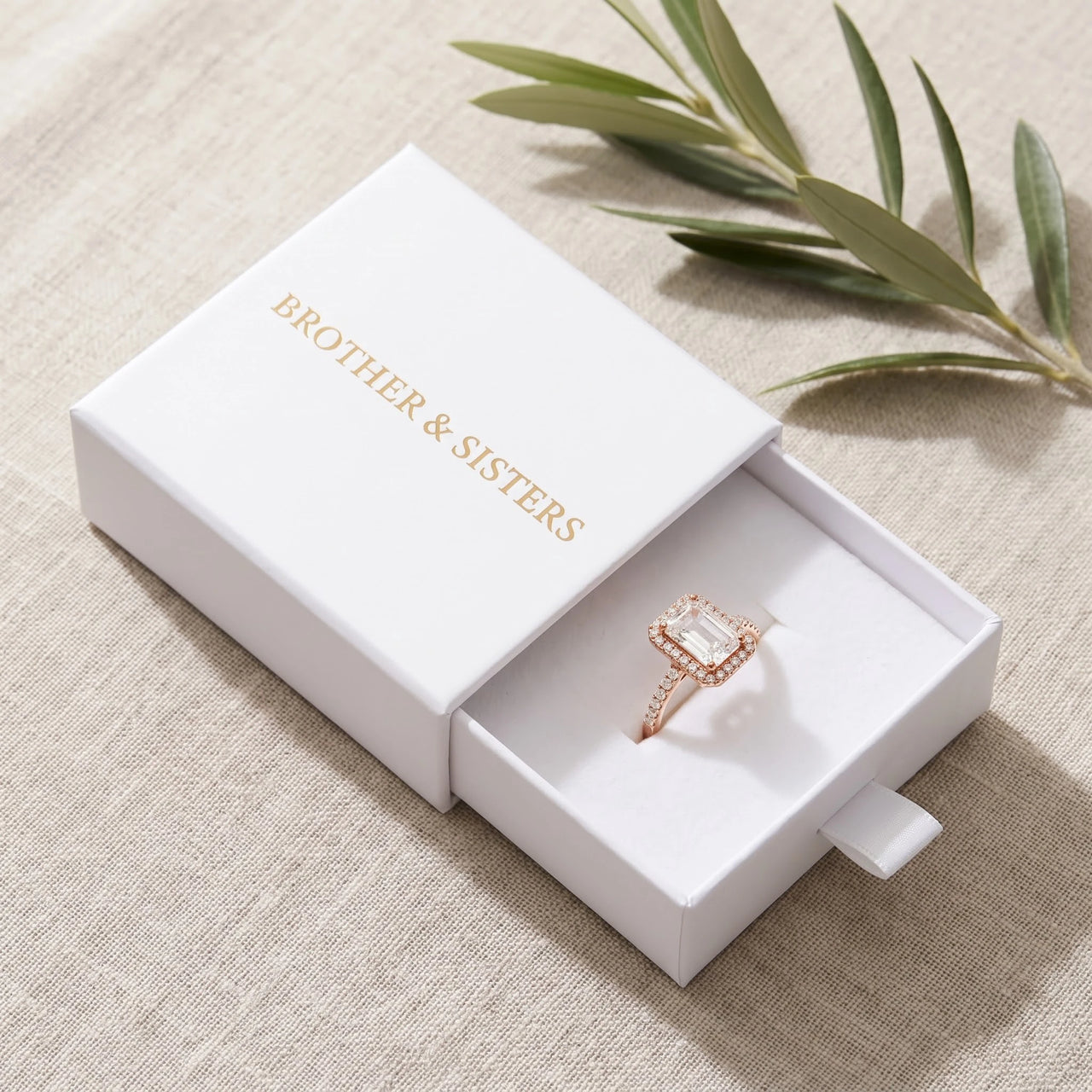 Bague rectangle — dans l'écrin cadeau, or rose | SKU: 1969566-4-5-rose-gold