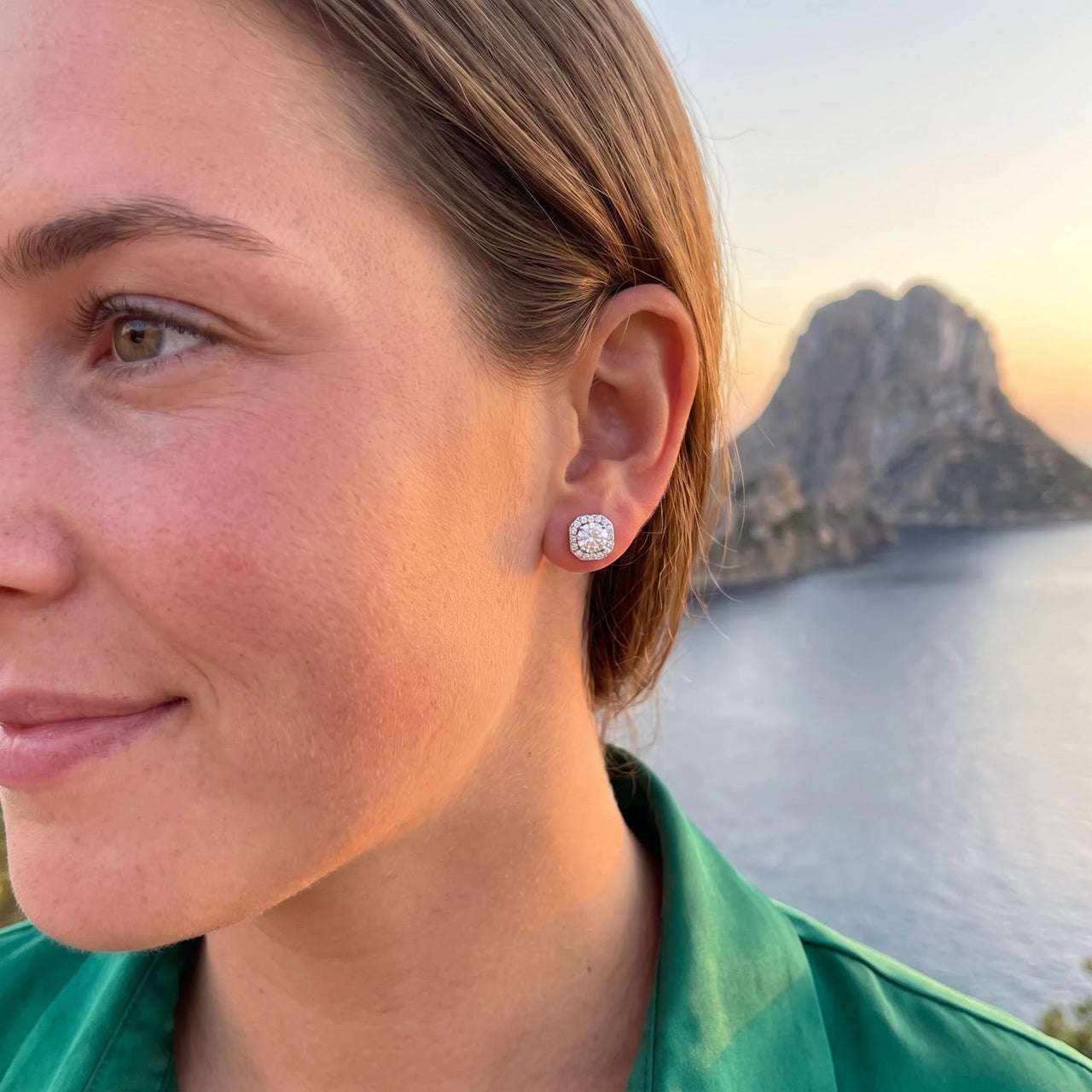 Boucles d'oreilles zircon — photo portée en escapade, argent | SKU: 505263