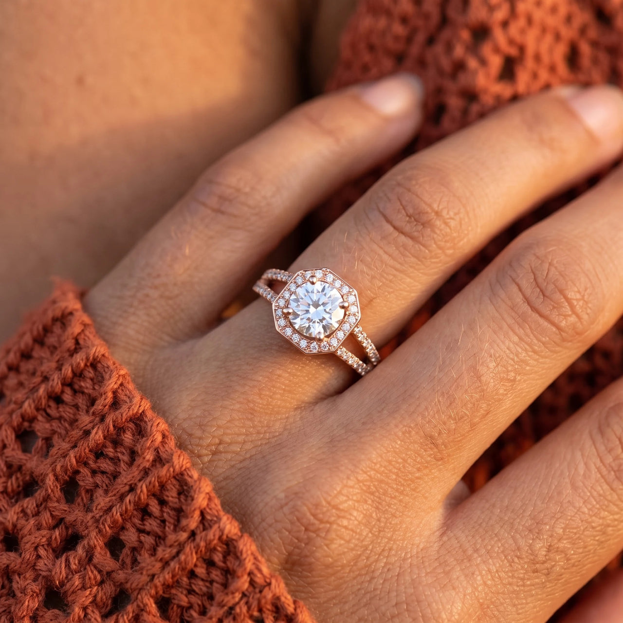 Bague halo — gros plan sur les détails, or rose | SKU: 346060-4.5-rose-gold