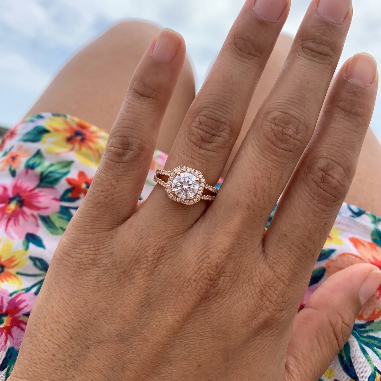 Bague de fiançailles — photo portée, taille réelle, or rose | SKU: 346060-4.5-rose-gold