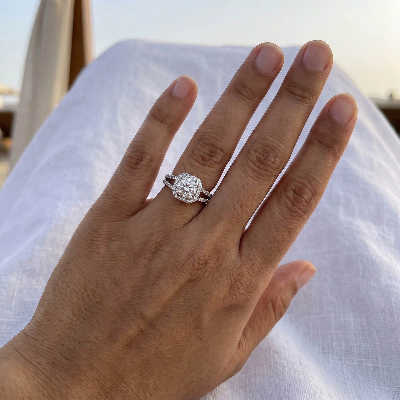Bague de fiançailles — photo portée, taille réelle, argent | SKU: 346060-4.5-silver