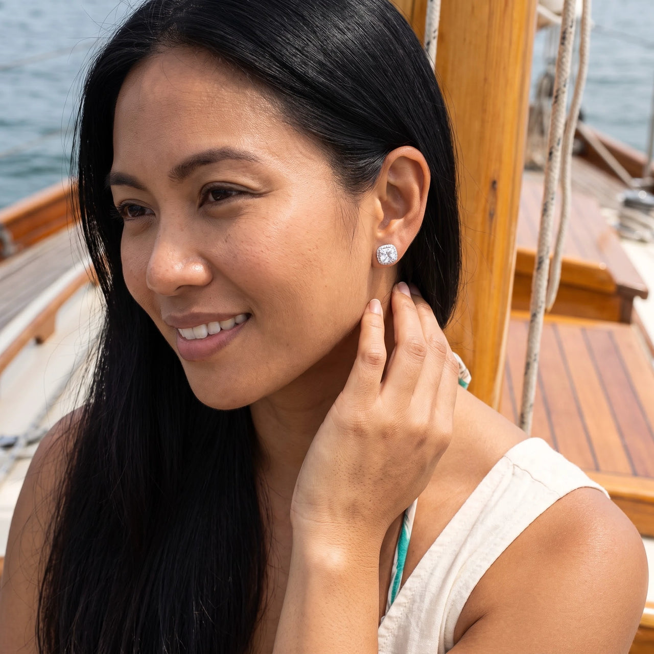Boucles d'oreilles zircon — photo portée, argent | SKU: 505185-white