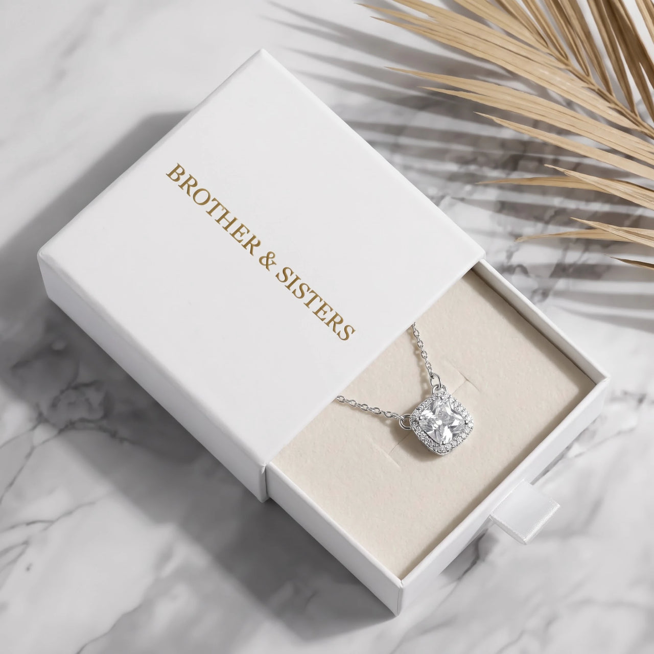 Silver necklace with the Brother & Sisters gift box | SKU: 505721