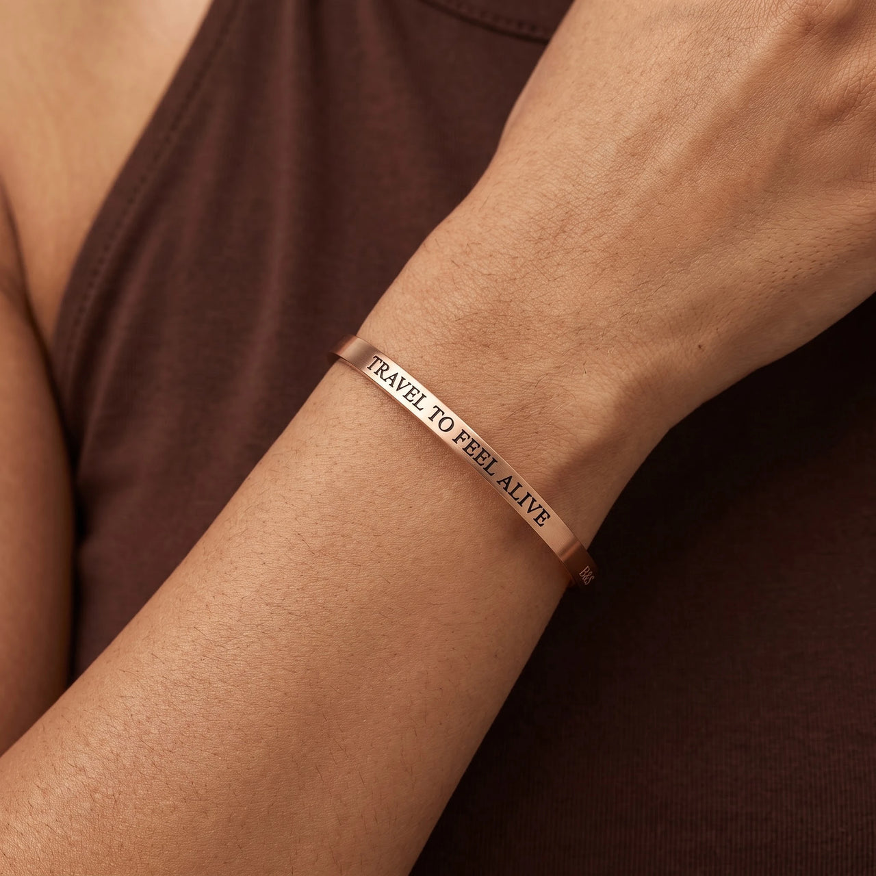 Bracelet jonc — gros plan sur les détails, or rose | SKU: ttfa-rg