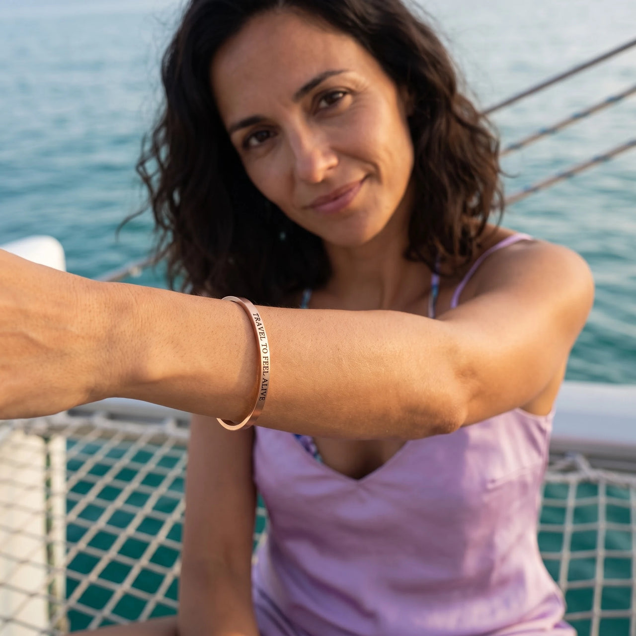 Cadeau voyageuse — photo portée un jour de détente, or rose | SKU: ttfa-rg