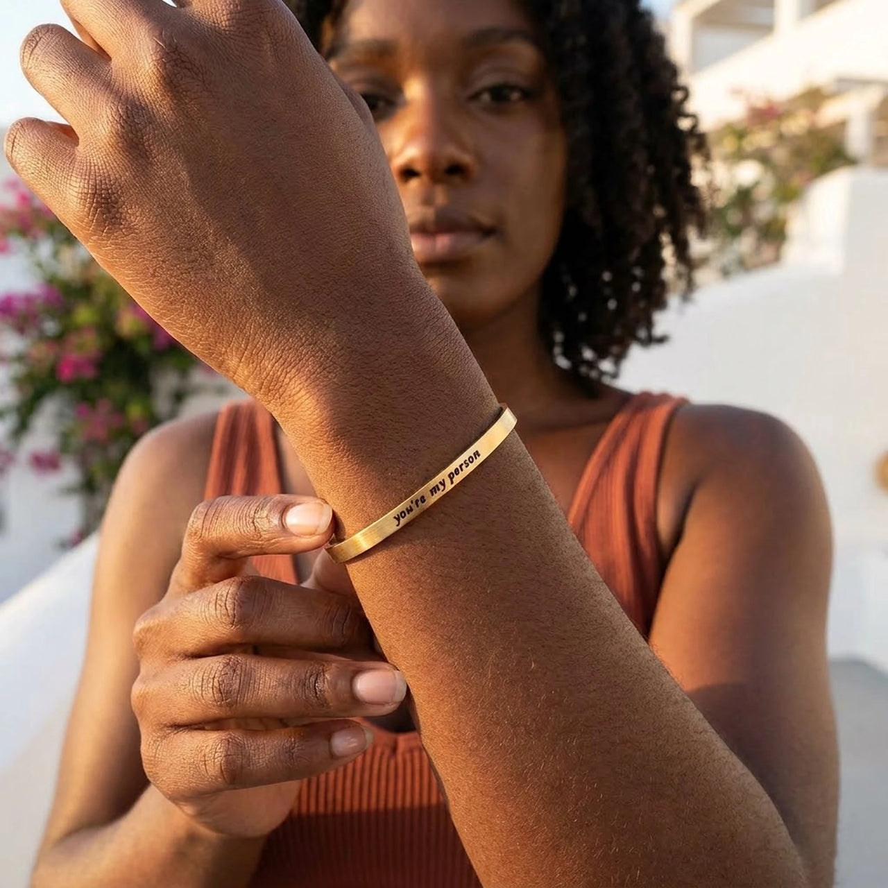 Bracelet message — photo portée, geste du quotidien, or | SKU: 8174603-gold-color